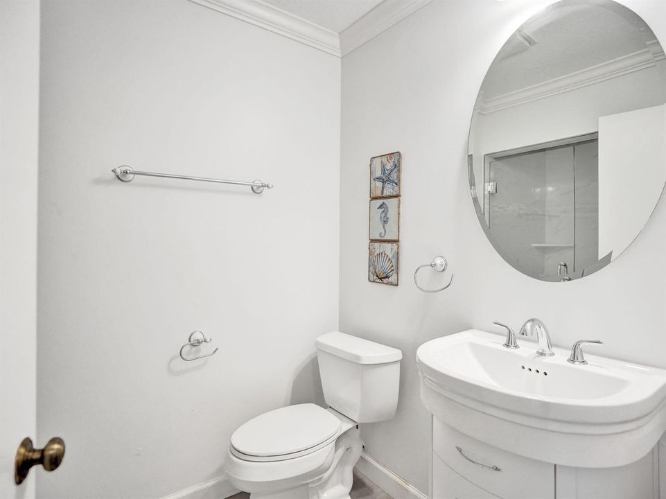 2ND BATHROOM