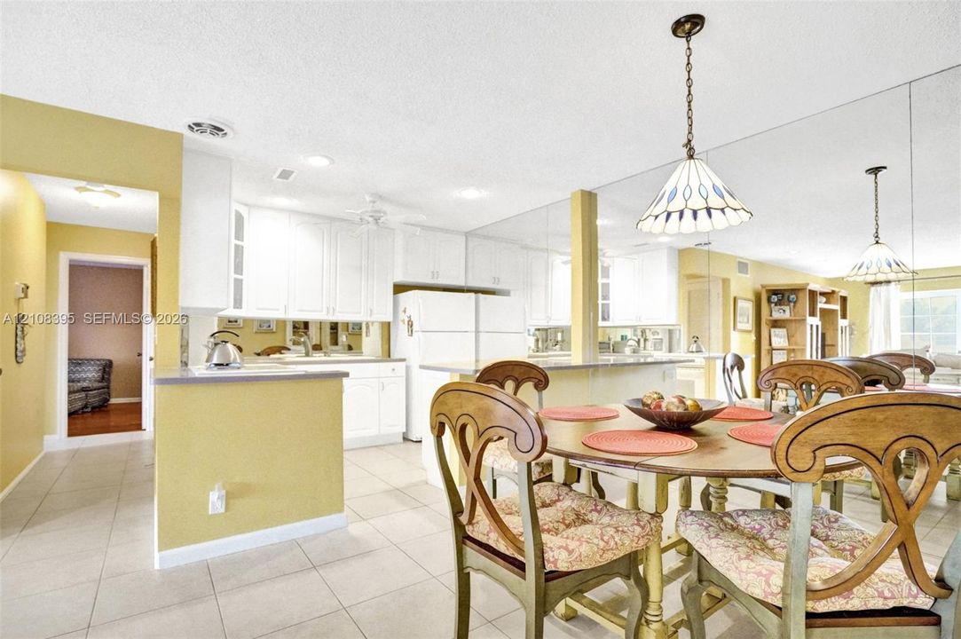 For Rent: $2,100 (2 beds, 2 baths, 1200 Square Feet)