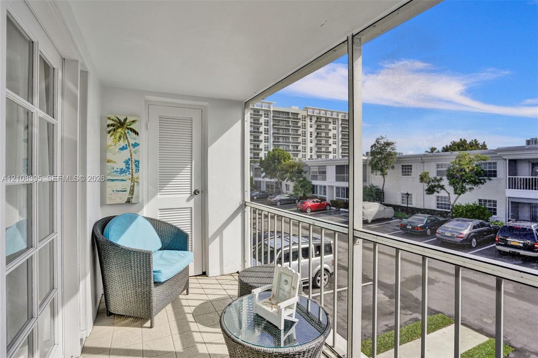 For Rent: $2,100 (2 beds, 2 baths, 1200 Square Feet)