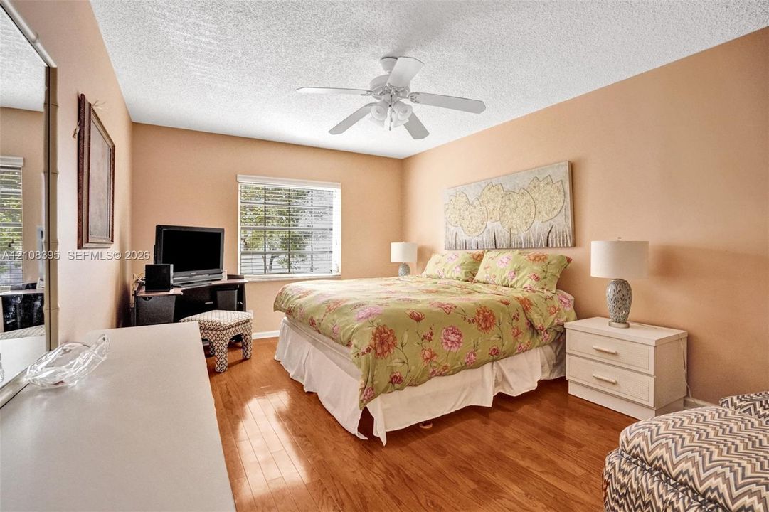 For Rent: $2,100 (2 beds, 2 baths, 1200 Square Feet)