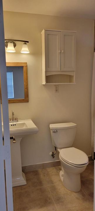 primary bath b