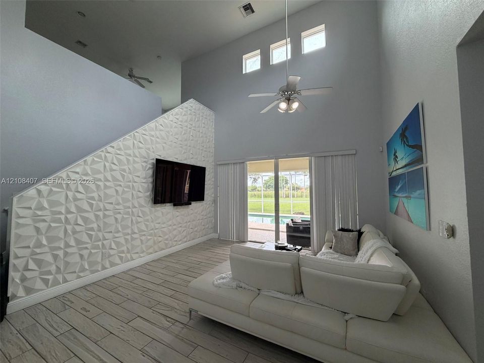 For Rent: $3,700 (3 beds, 3 baths, 2007 Square Feet)
