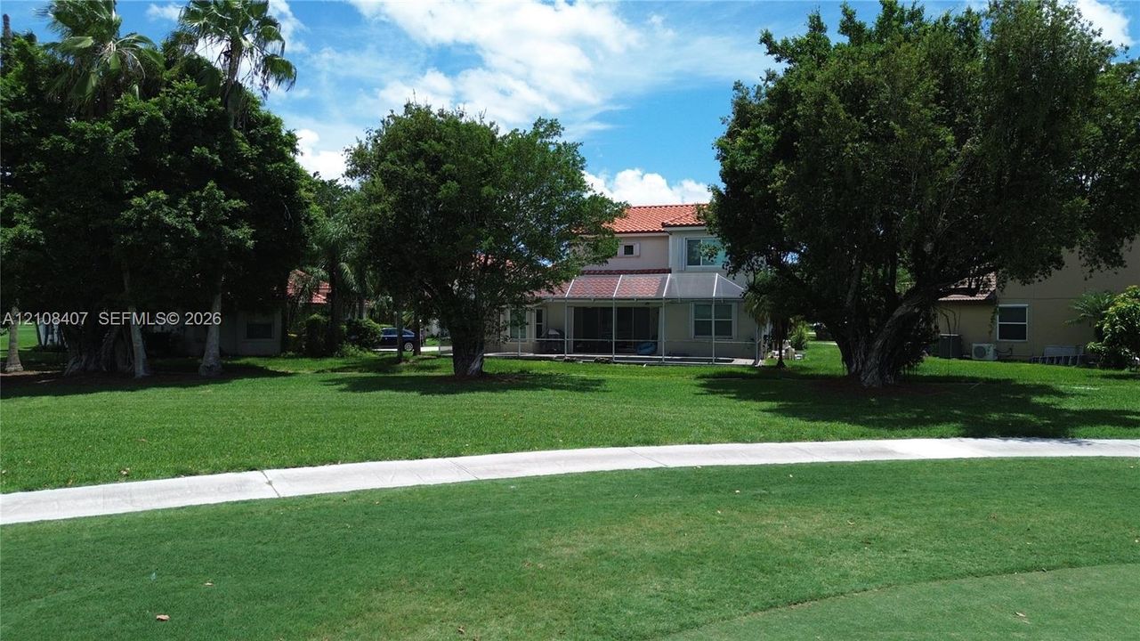 For Rent: $3,700 (3 beds, 3 baths, 2007 Square Feet)