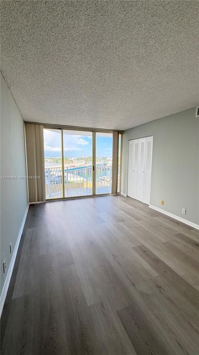 For Rent: $2,600 (2 beds, 2 baths, 1061 Square Feet)