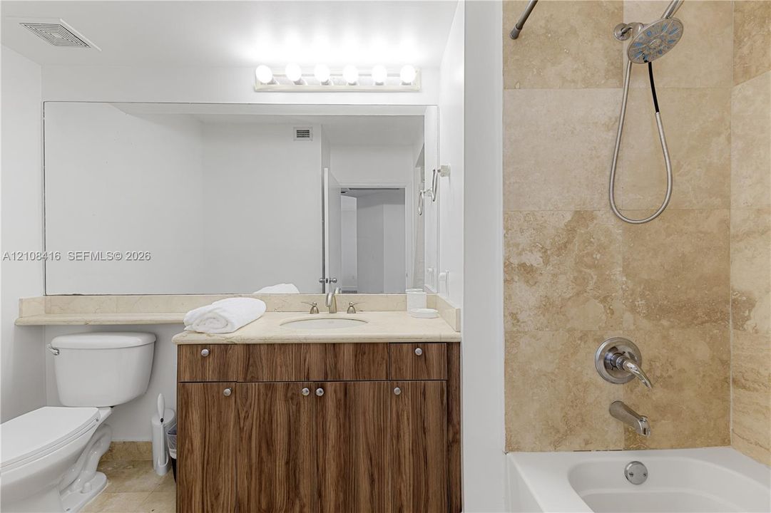 For Sale: $695,000 (2 beds, 2 baths, 1262 Square Feet)