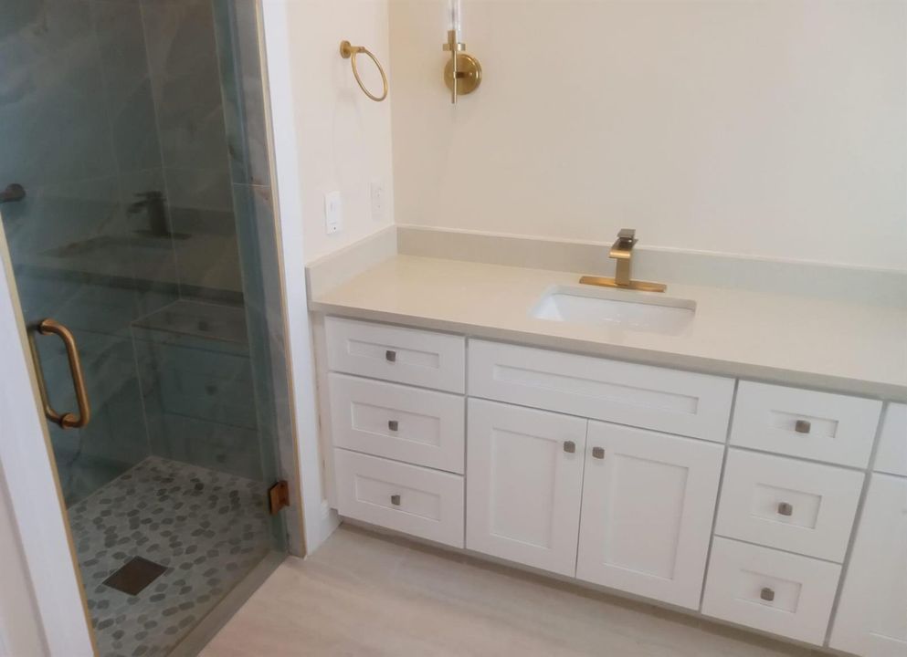 Master bedrm bath and cabinet B