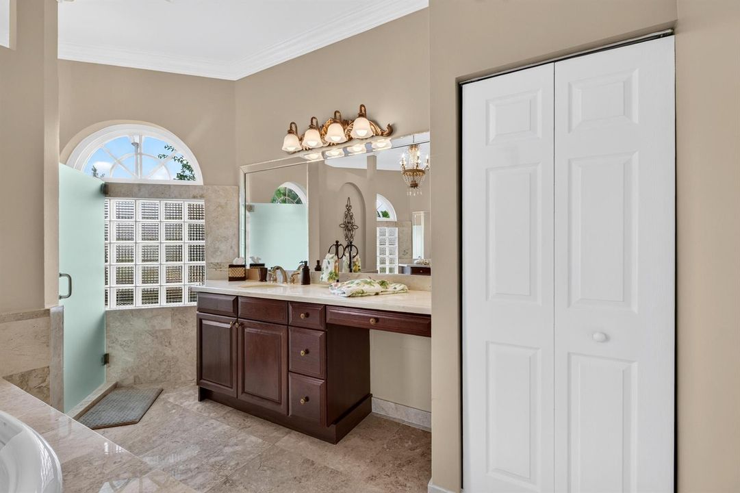 Master Bathroom029_CM MEDIA -29