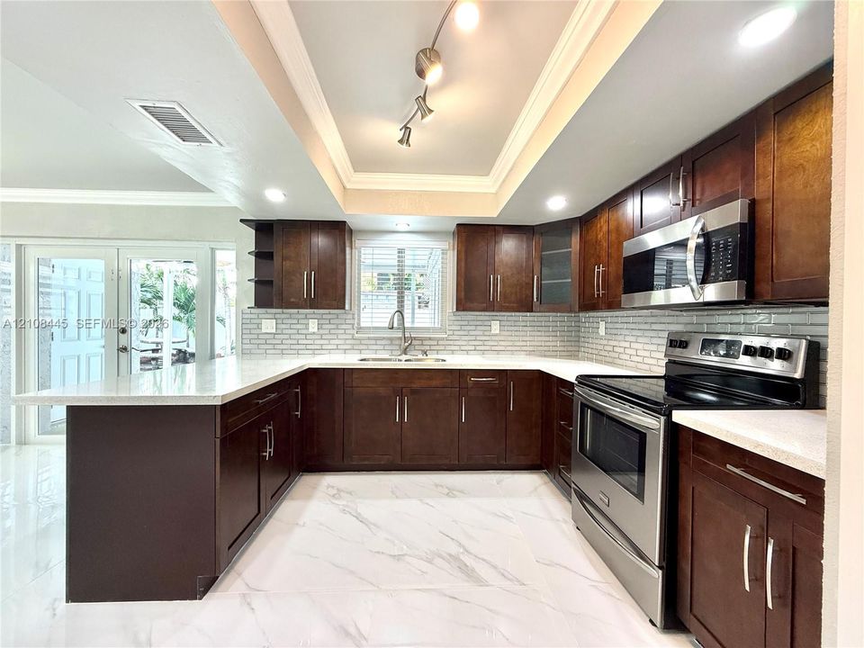 For Rent: $3,750 (4 beds, 2 baths, 1910 Square Feet)