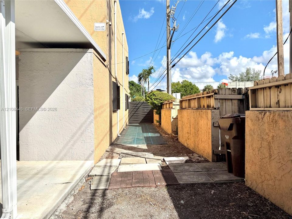 For Rent: $3,750 (4 beds, 2 baths, 1910 Square Feet)