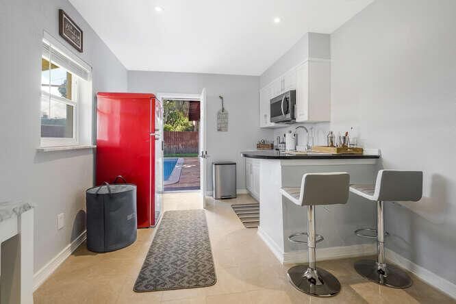 416 Lighthouse Drive North-small-024-034