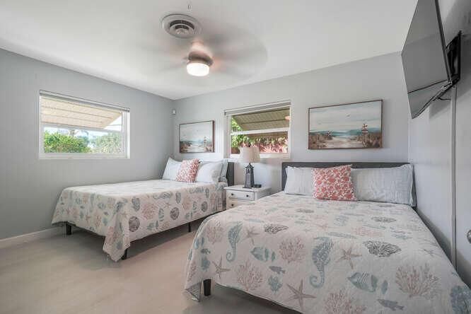 416 Lighthouse Drive North-small-019-013