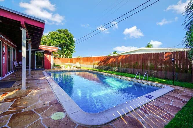 416 Lighthouse Drive North-small-027-023
