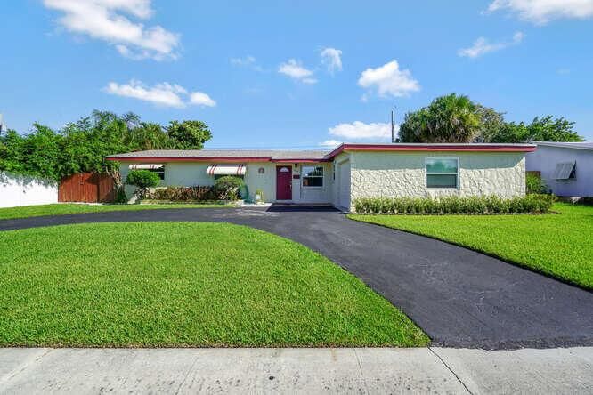 416 Lighthouse Drive North-small-001-002