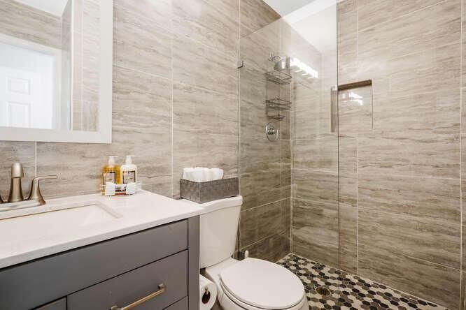 416 Lighthouse Drive North-small-022-021