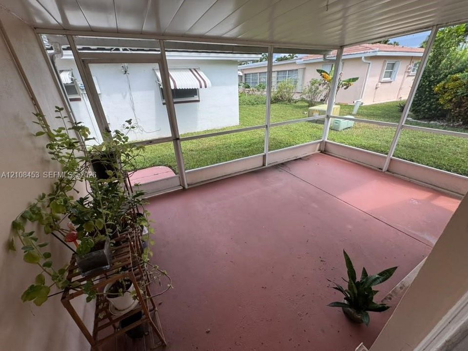На продажу: $299,000 (2 спален, 1 ванн, 1082 Квадратных фут)
