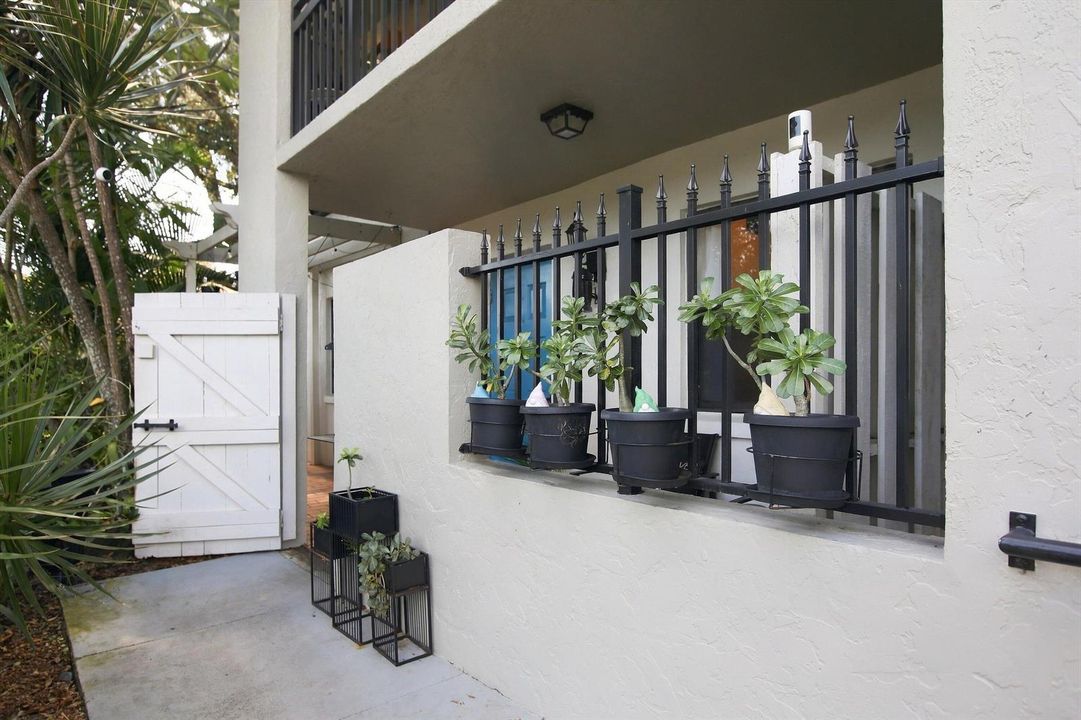 03-Gated Entry