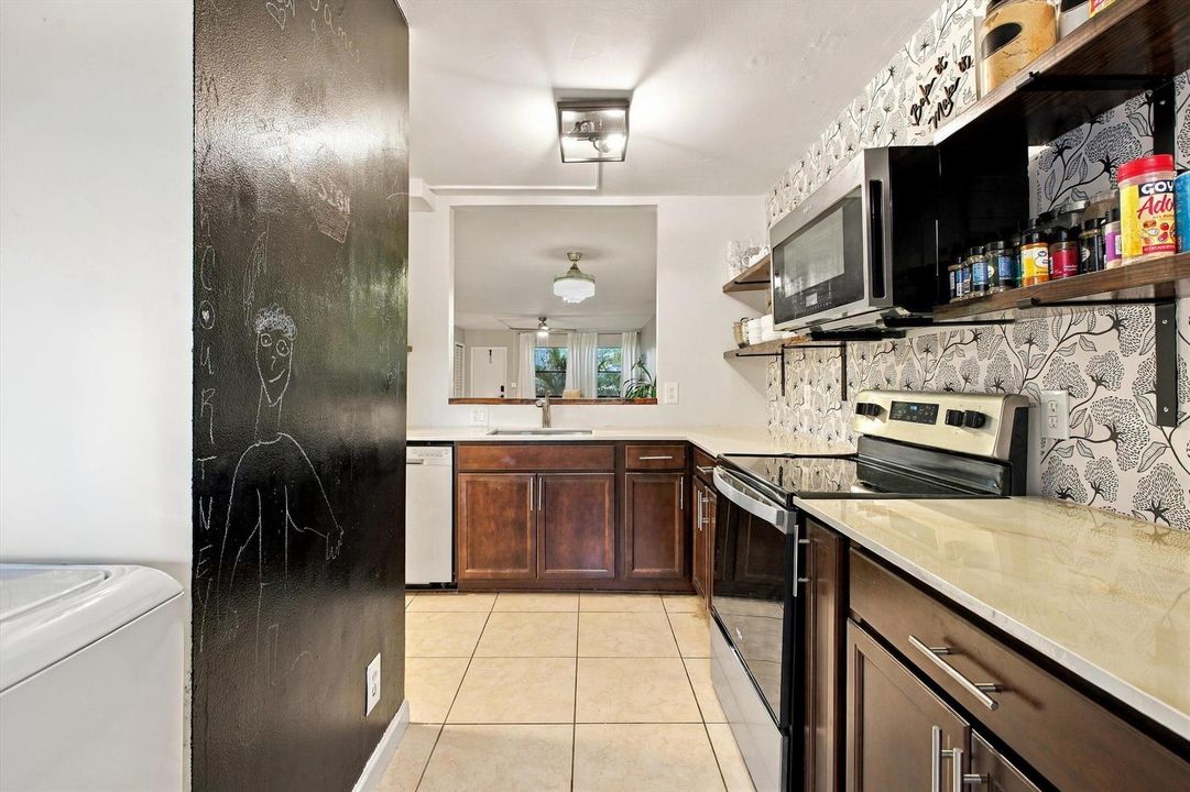 09-Tons of Counter Space