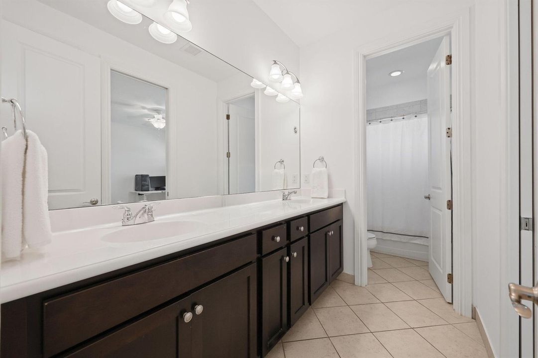 232 Carina Drive - 58.jpg-SMALL