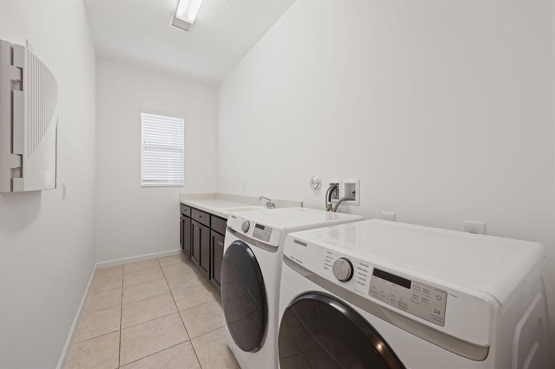 232 Carina Drive - 48.jpg-SMALL