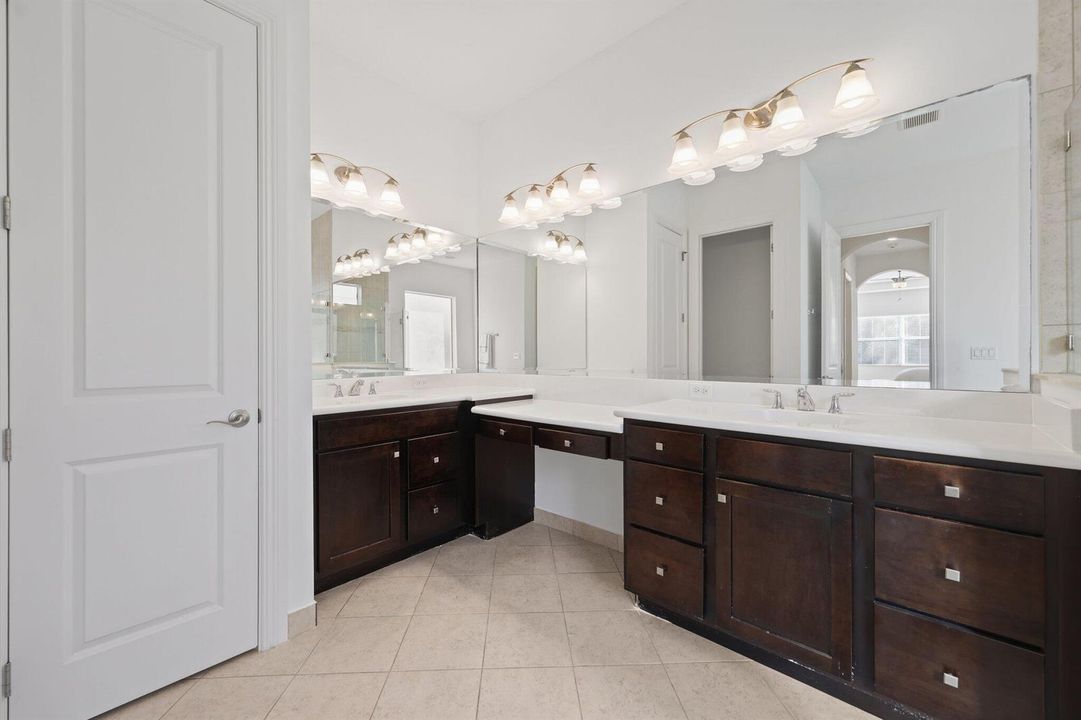 232 Carina Drive - 42.jpg-SMALL