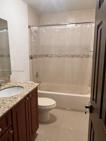 For Rent: $1,850 (1 beds, 1 baths, 870 Square Feet)