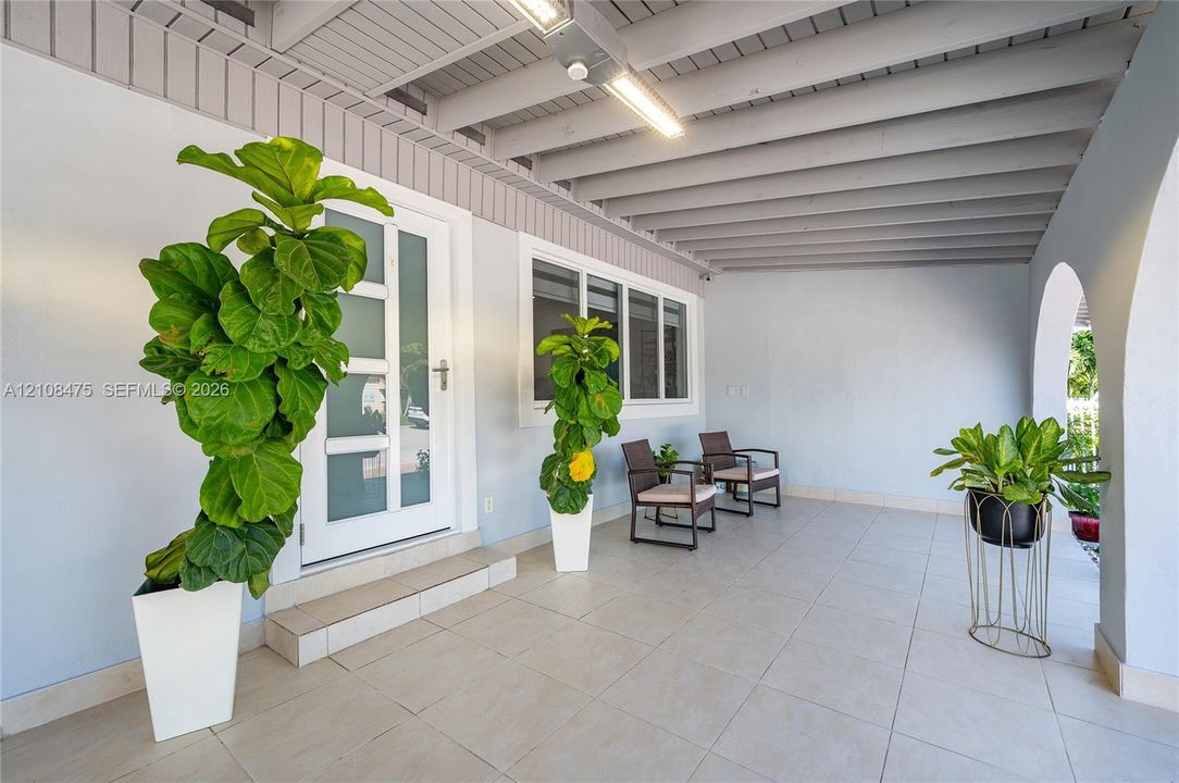 En Venta: $650,000 (3 camas, 2 baños, 1010 Pies cuadrados)