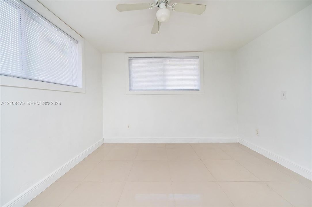 En Venta: $650,000 (3 camas, 2 baños, 1010 Pies cuadrados)