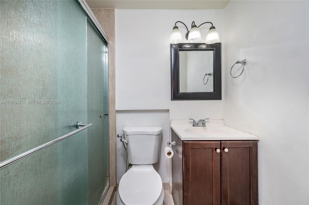 En Venta: $650,000 (3 camas, 2 baños, 1010 Pies cuadrados)