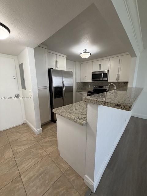 For Rent: $2,900 (3 beds, 2 baths, 1205 Square Feet)