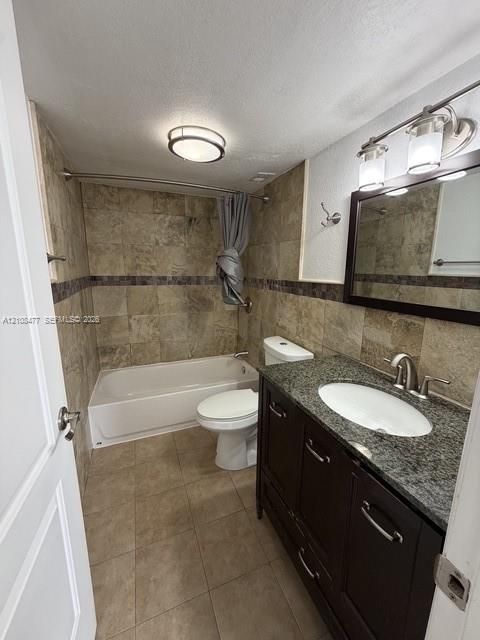 For Rent: $2,900 (3 beds, 2 baths, 1205 Square Feet)