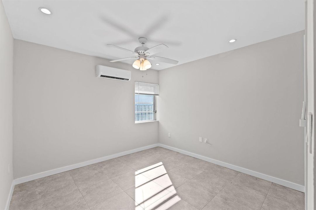 22-web-or-mls-A7401698