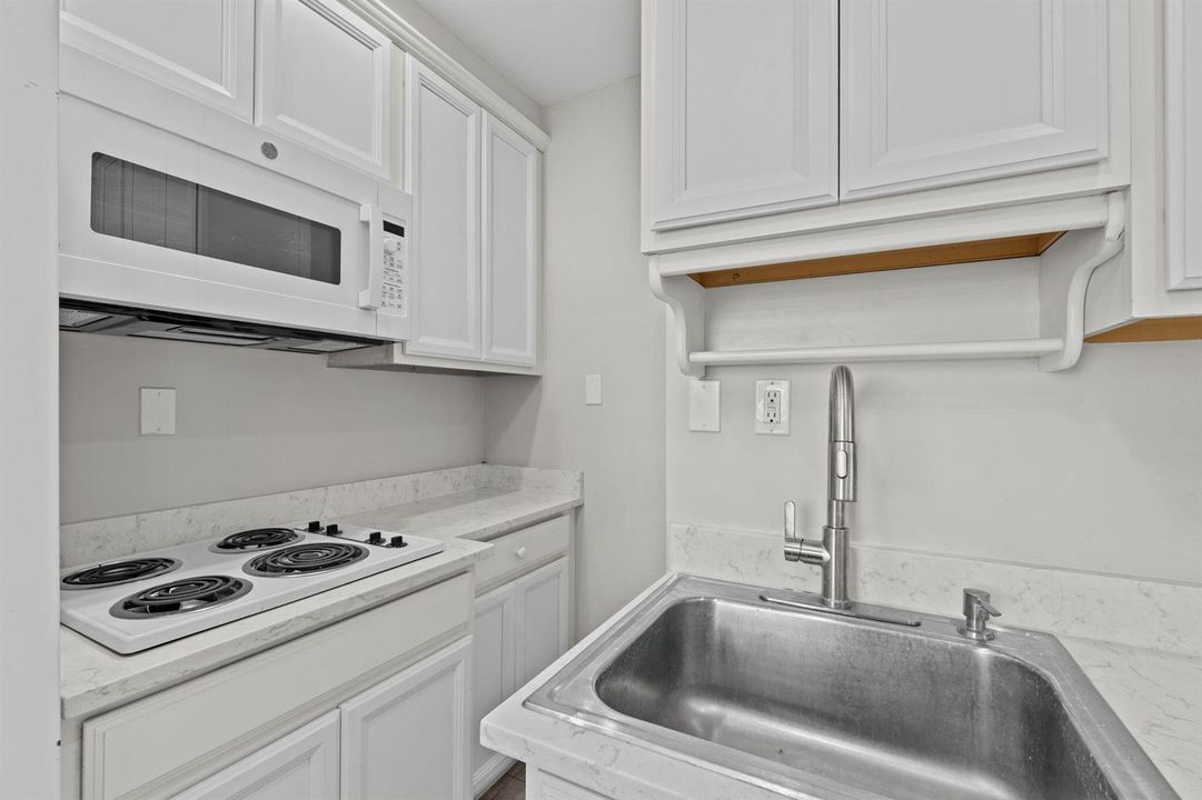 17-web-or-mls-A7401784
