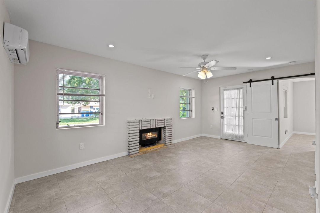 6-web-or-mls-A7401707