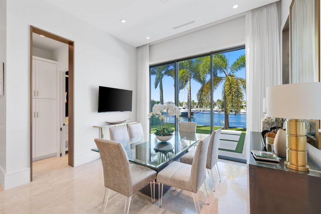 Breakfast area