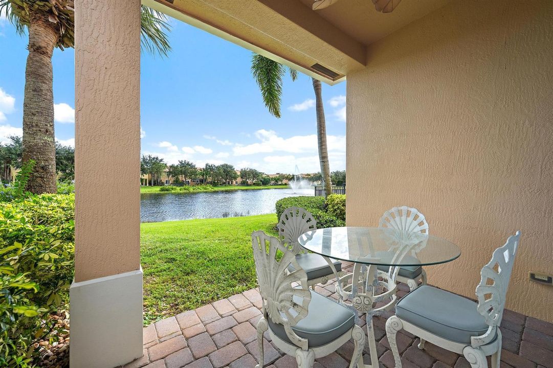 Covered Lanai & Lake View