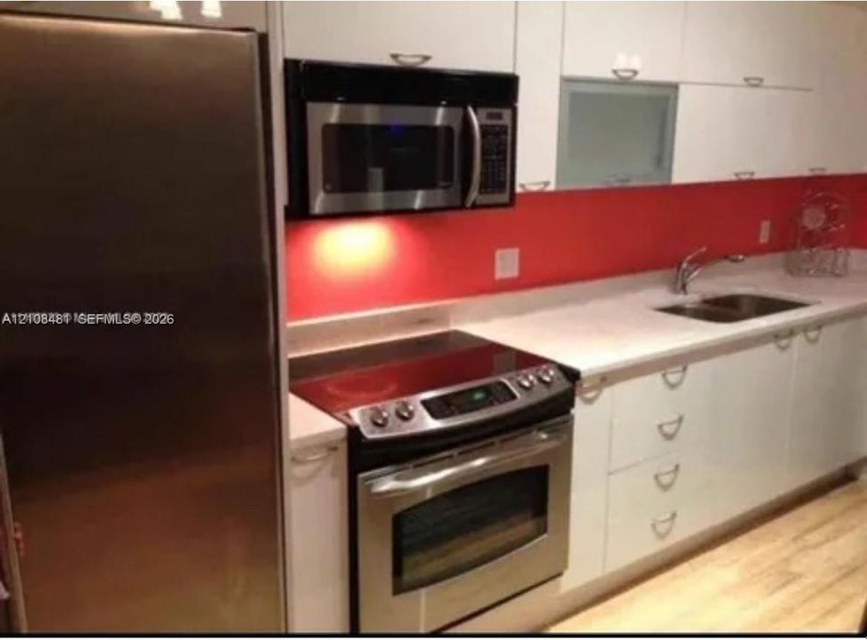 На продажу: $349,999 (1 спален, 1 ванн, 620 Квадратных фут)
