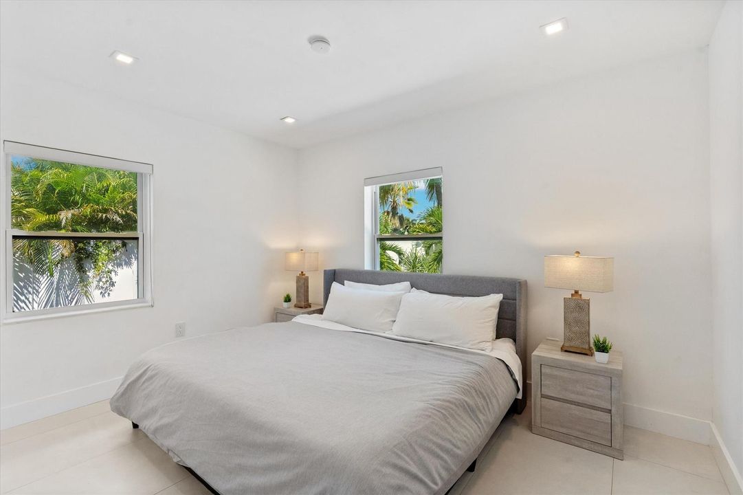 26-209 NE 27TH DRIVE WILTON MANORS, FL-5