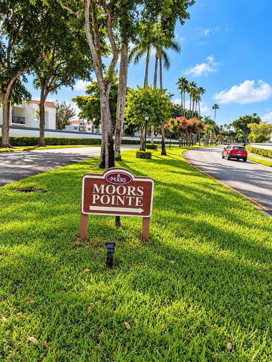 Moors Pointe Tropical Entrance