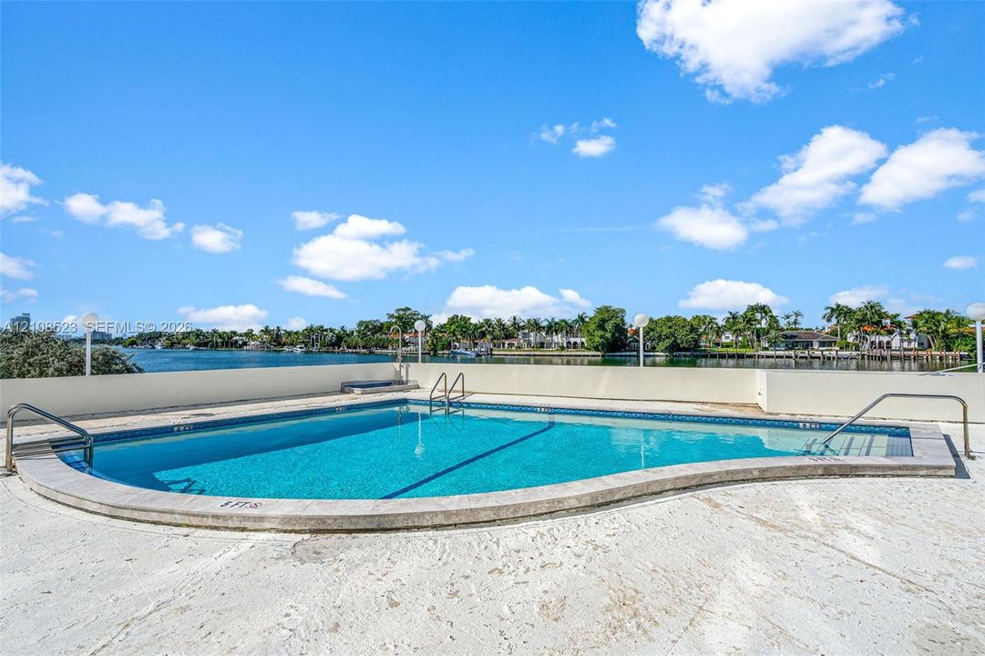 En Venta: $519,900 (2 camas, 2 baños, 1208 Pies cuadrados)