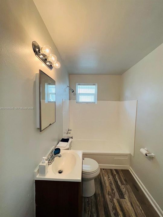 Unit B - Bathroom