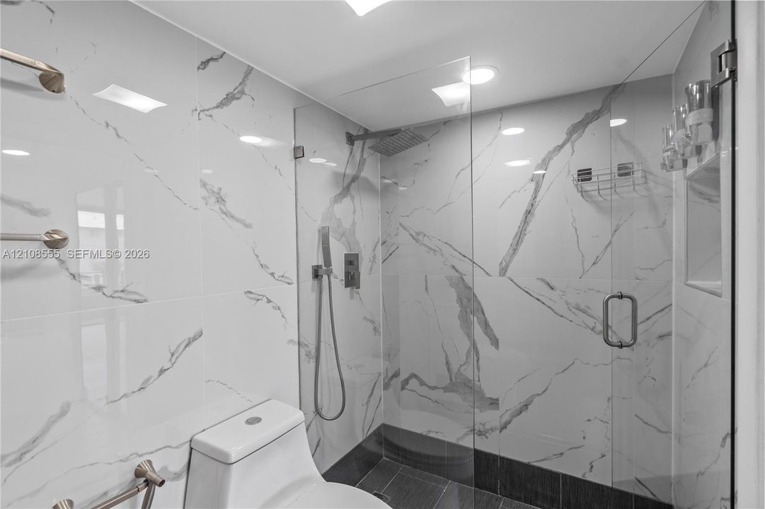 В аренду: $2,600 (2 спален, 2 ванн, 1050 Квадратных фут)
