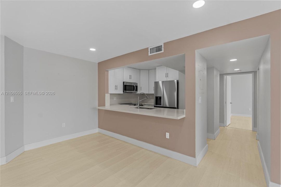 В аренду: $2,600 (2 спален, 2 ванн, 1050 Квадратных фут)