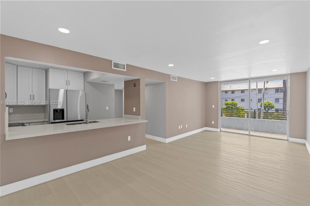 В аренду: $2,600 (2 спален, 2 ванн, 1050 Квадратных фут)