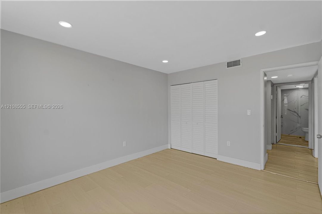 В аренду: $2,600 (2 спален, 2 ванн, 1050 Квадратных фут)