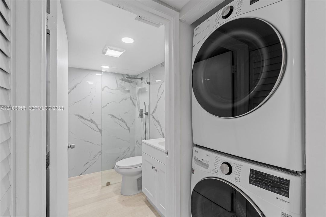 В аренду: $2,600 (2 спален, 2 ванн, 1050 Квадратных фут)
