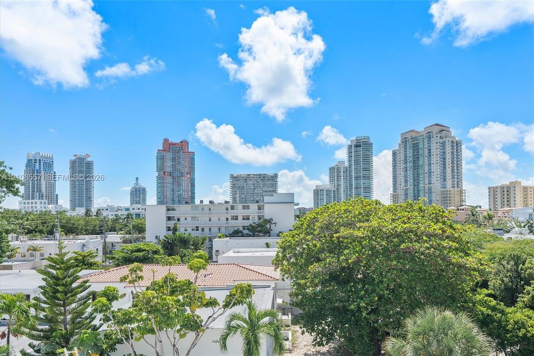 For Sale: $2,075,000 (2 beds, 3 baths, 1590 Square Feet)
