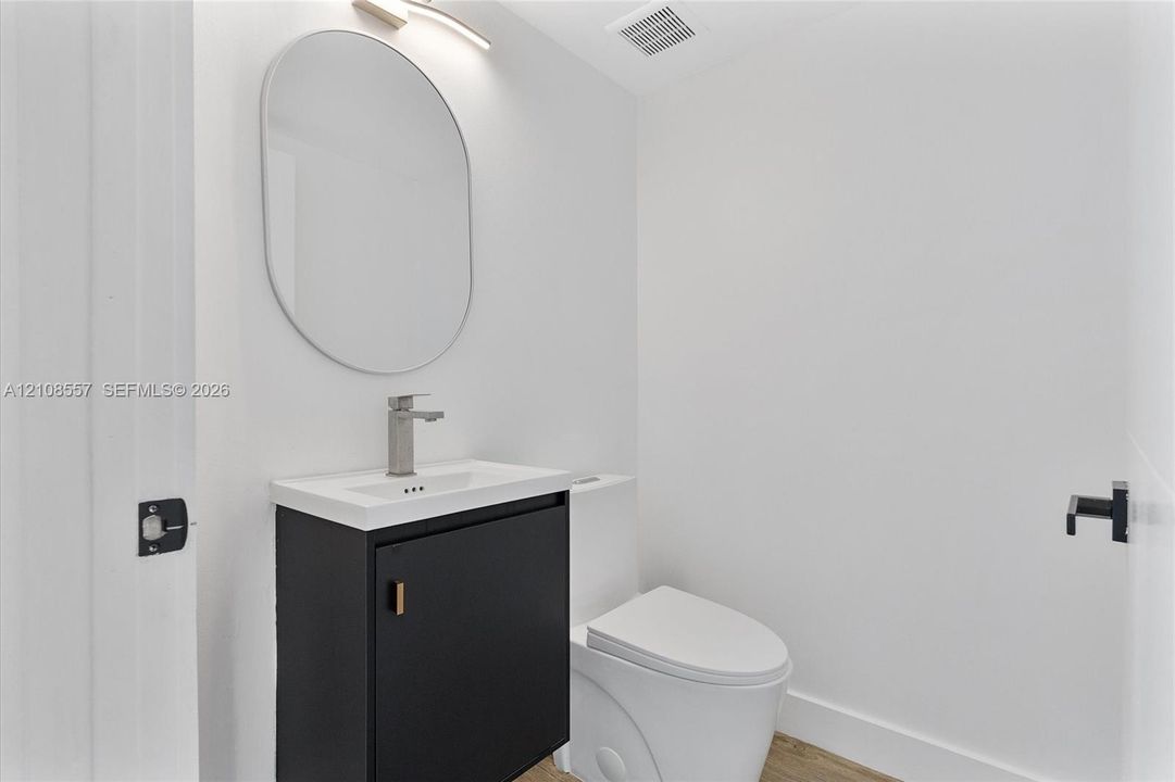 For Sale: $2,075,000 (2 beds, 3 baths, 1590 Square Feet)