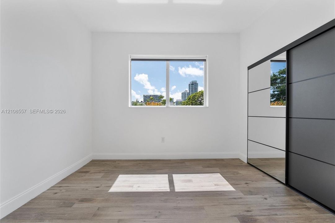 For Sale: $2,075,000 (2 beds, 3 baths, 1590 Square Feet)