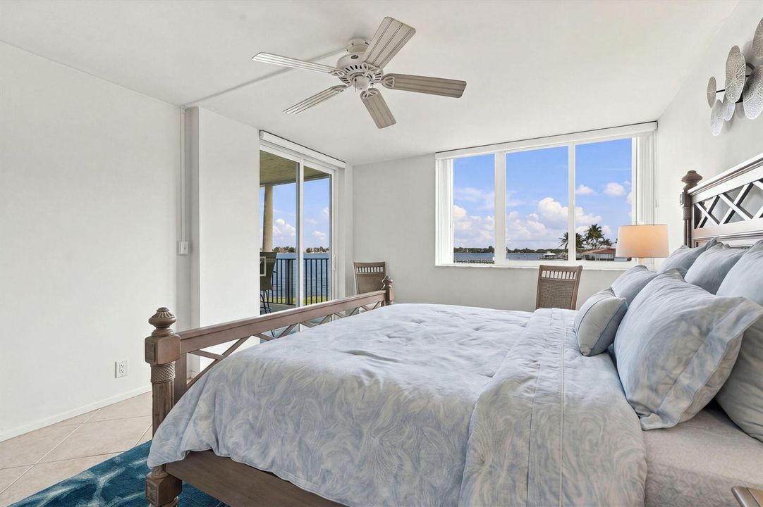 primarybedroomwithwaterviewsusethisone