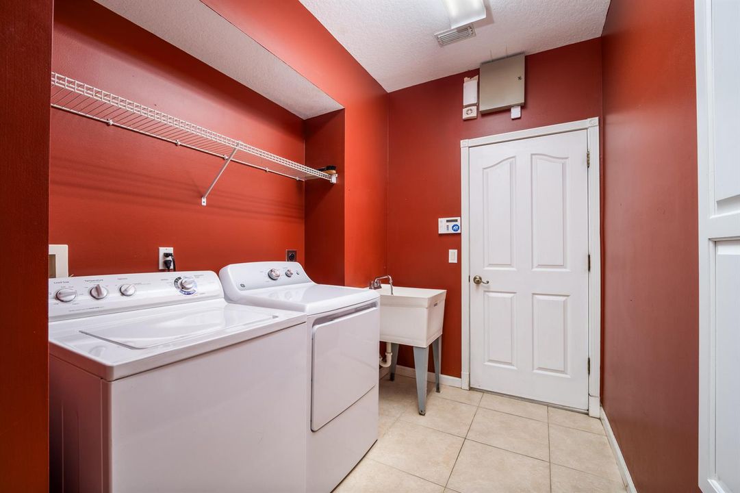 1508 SW Crater Ave-23